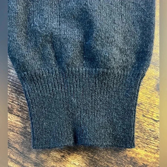 apt. 9 | men’s v-neck cashmere sweater. Size: XL - Picture 8 of 13